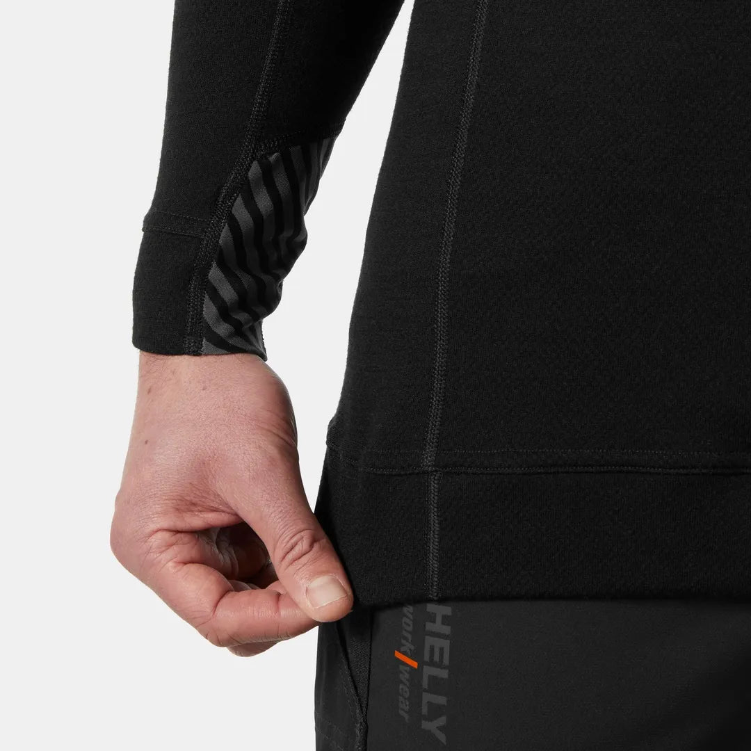 Helly Hansen Work Wear - 75106_990_feature2 - Onbody-W25-Winter 2025-FW25-Baselayer
