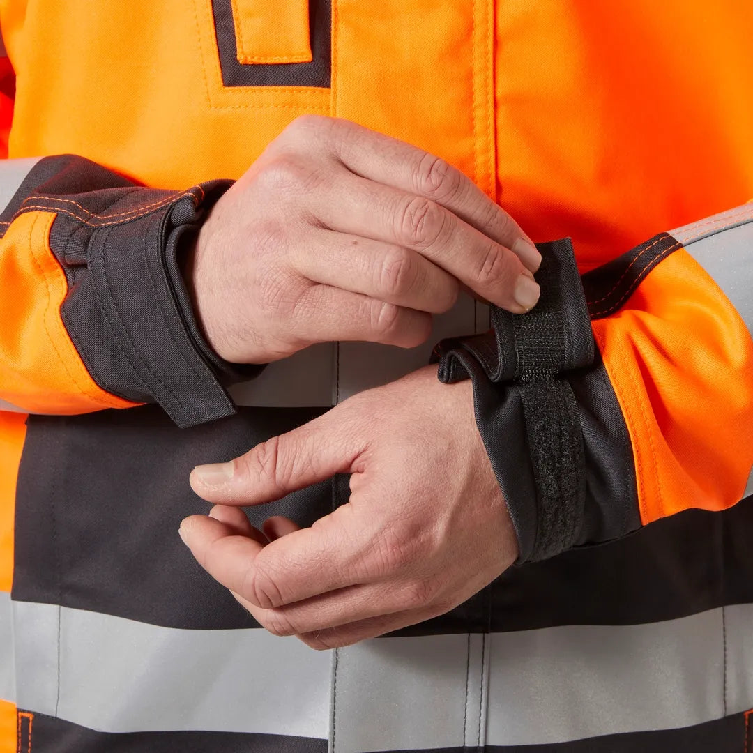 Helly Hansen Work Wear - 77220_269_feature3 - Onbody-W25-Winter 2025-FW25-Hivis-Alna