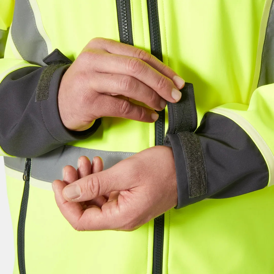 Helly Hansen Work Wear - 74055_369_feature3 - Onbody-W25-Winter 2025-FW25-Hivis-UC-ME