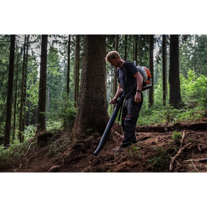 Helly Hansen Work Wear - Oberhof_HH_Matthias_Schwarz_Schneestern-1349 - Summer 2021-Action-Tradesman