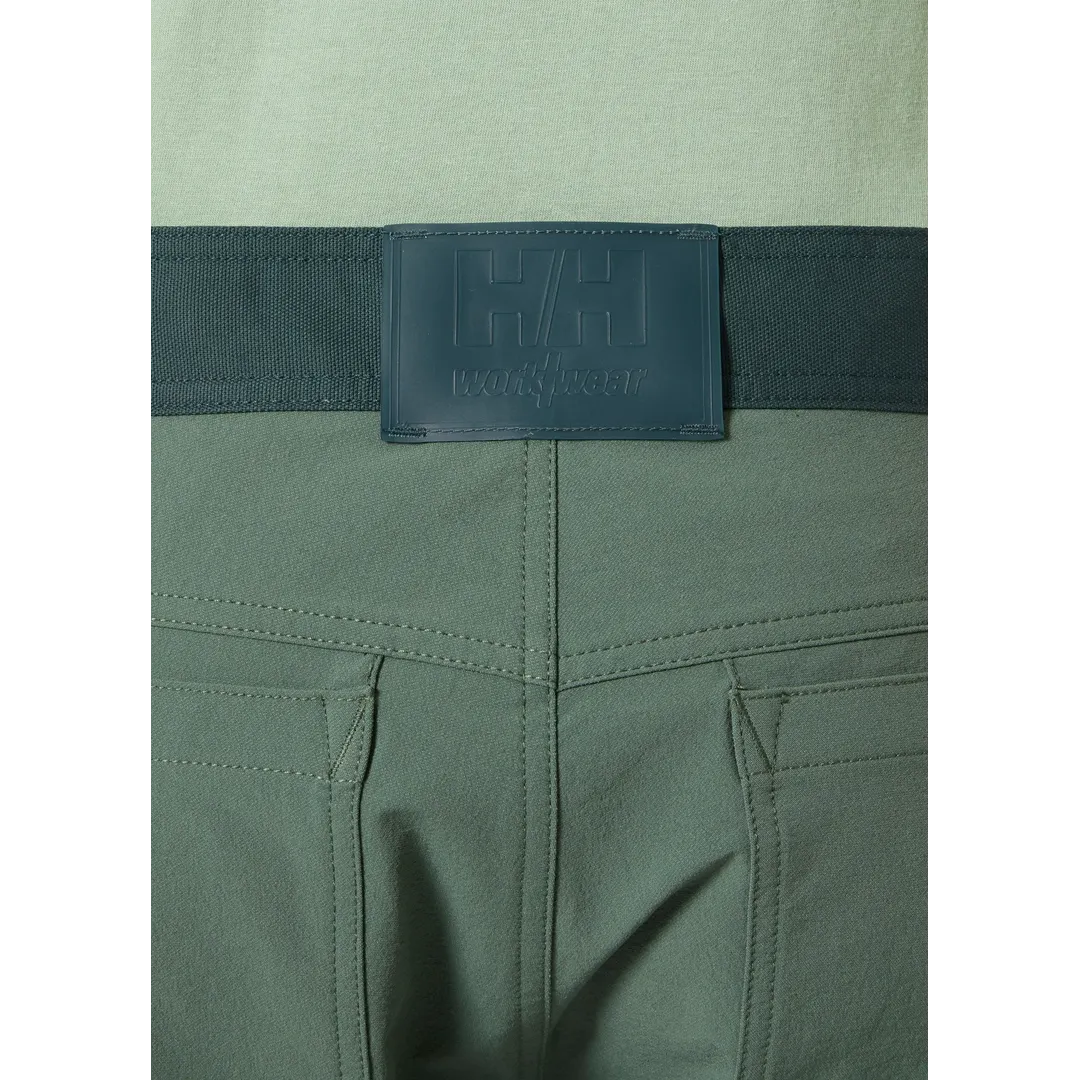 Helly Hansen Work Wear - 77508_474_feature3 - Onbody-Tradesmen-S24-Summer 2024