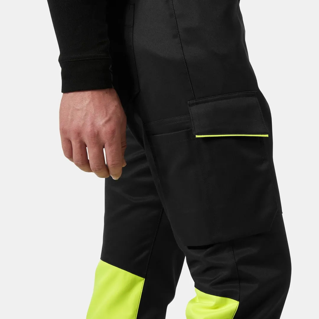 Helly Hansen Work Wear - 77515_369_feature1 - Onbody-W25-Winter 2025-FW25-Hivis-UC-ME