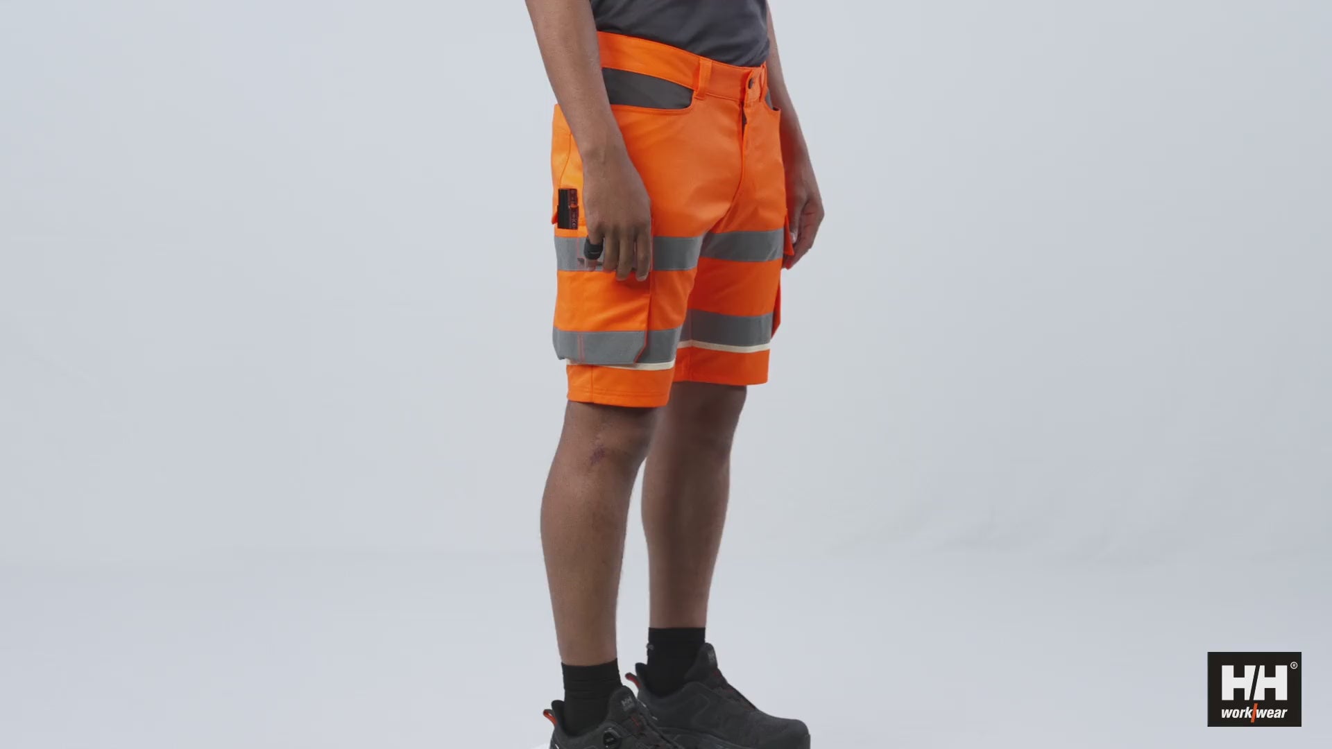 Helly Hansen Work Wear - Film 9 - 77517 -UCME CARGO SHORTS CL1 - Workwear-S23-Summer 2023-360 films-360