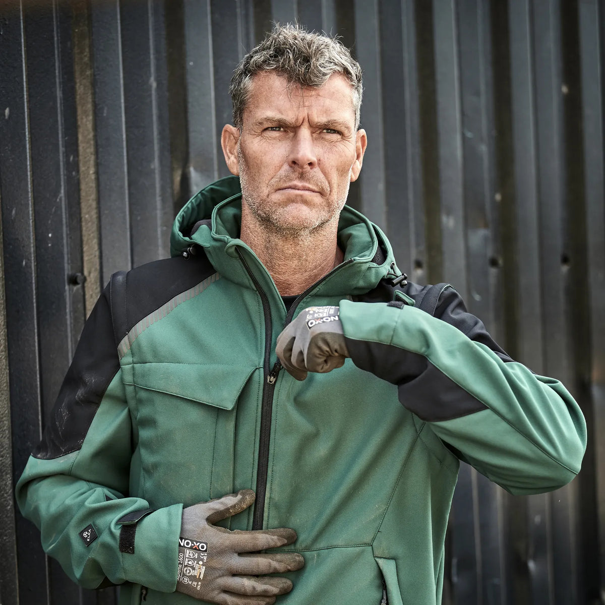 ELKA Rainwear - Working Xtreme Softshell Jacket with detachable sleeves - Green/Black