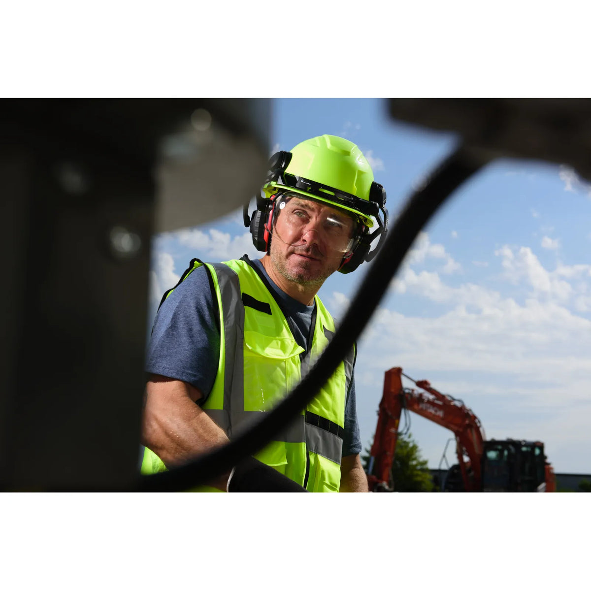 Milwaukee BOLT™ 100 Unvented Safety Helmet - Hi-Vis Yellow