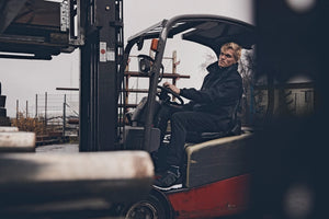 Helly Hansen Work Wear - Outdoor__1909 - Action-Tradesmen-Summer 2021