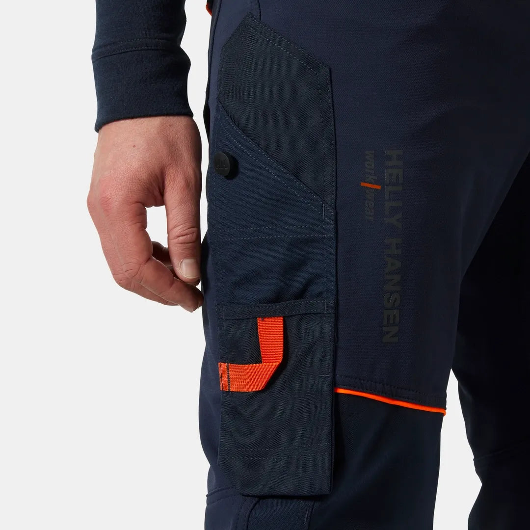 Helly Hansen Work Wear - 77553_590_feature5 - Onbody-W25-Winter 2025-FW25-Chelsea Evo-Trades