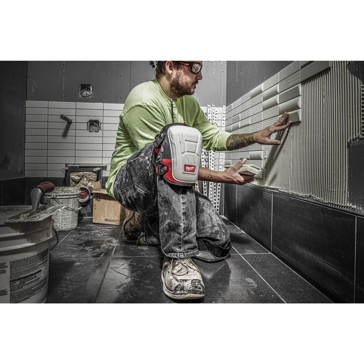 Milwaukee Premium Non-Marking Knee Pads