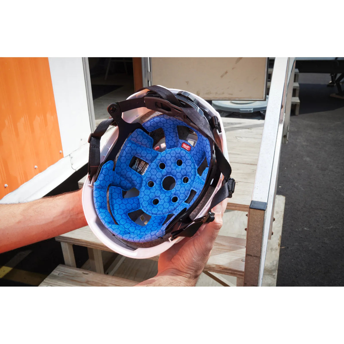 Milwaukee BOLT™ 200 Cooling Helmet Liner - Blue