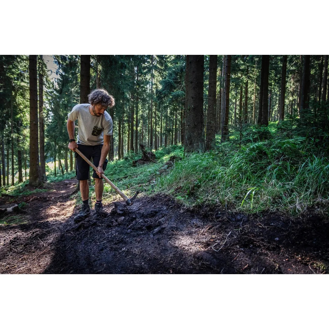 Helly Hansen Work Wear - Oberhof_HH_Matthias_Schwarz_Schneestern-1133 - Summer 2021-Action-Tradesman