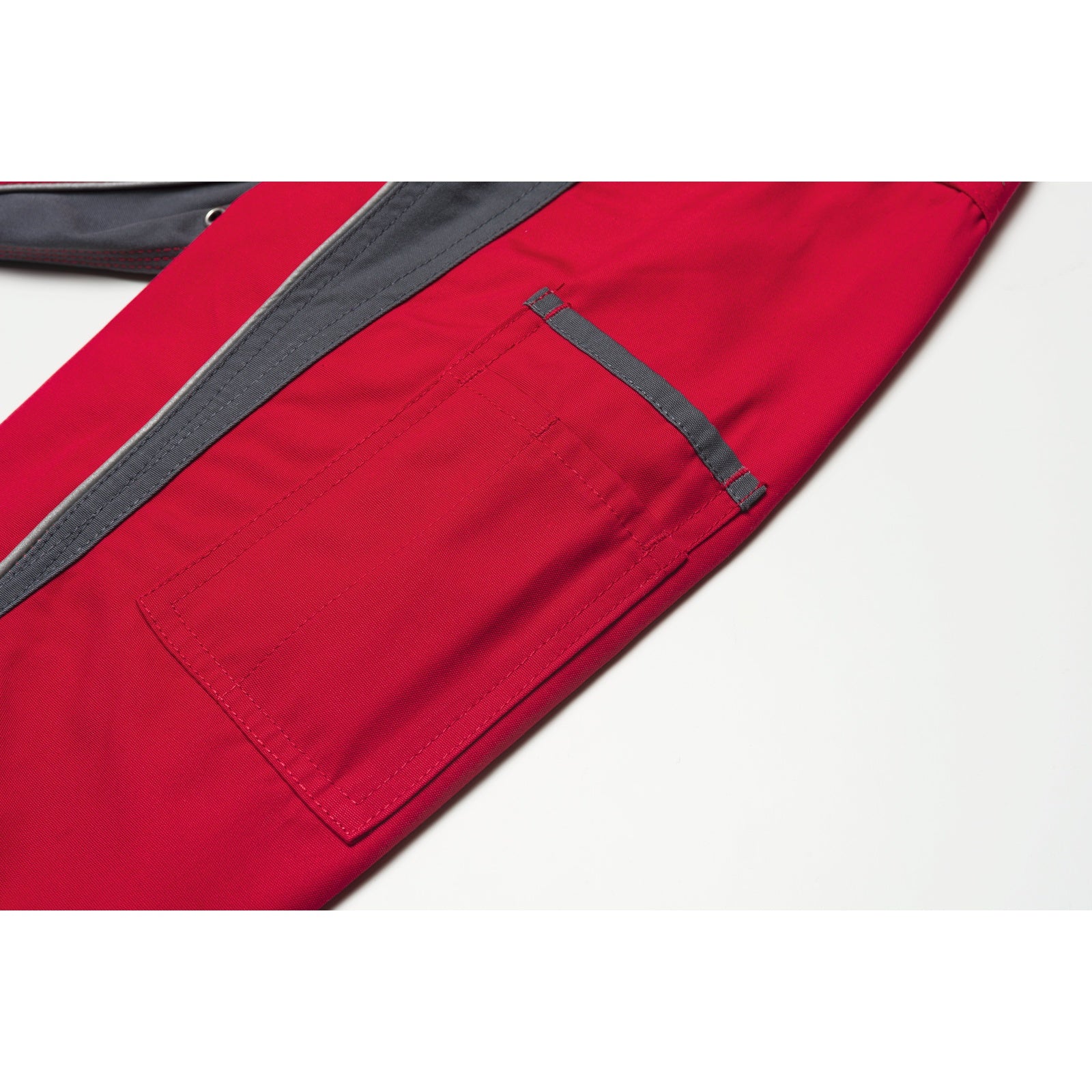 Planam Plaline Waisted Jacket slate/black - The sleeve pocket provides space for anything that needs to be put away quickly.