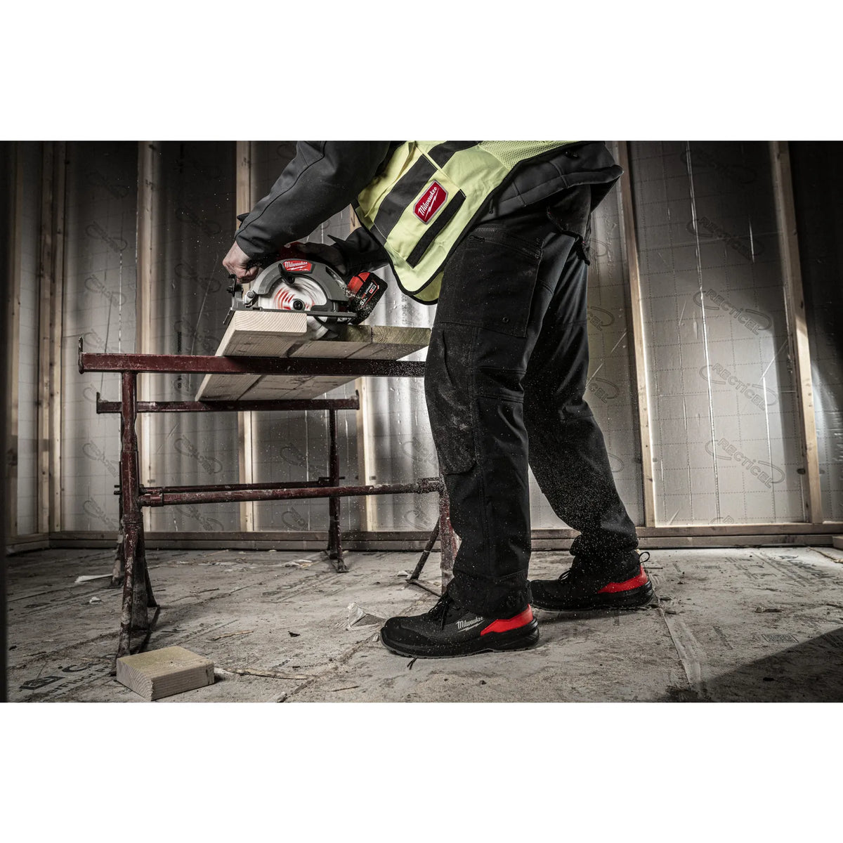 Milwaukee FLEXTRED™ S1PS Mid-Cut Safety Shoes ESD 1M110133 - Black