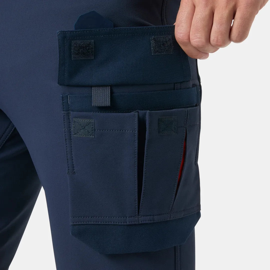 Helly Hansen Work Wear - 77613_590_feature3 - SS26-Onbody-S26-Summer 2026-Trades -Chelsea Evo 