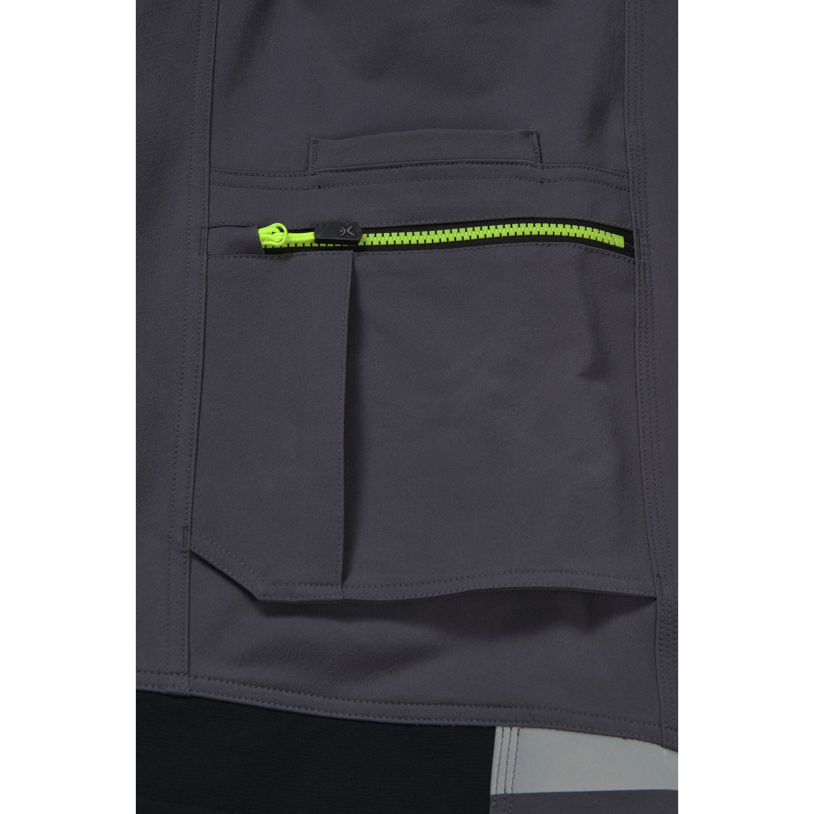 Planam rECOline Trousers camouflage/black - There’s sufficient space in the thigh pocket