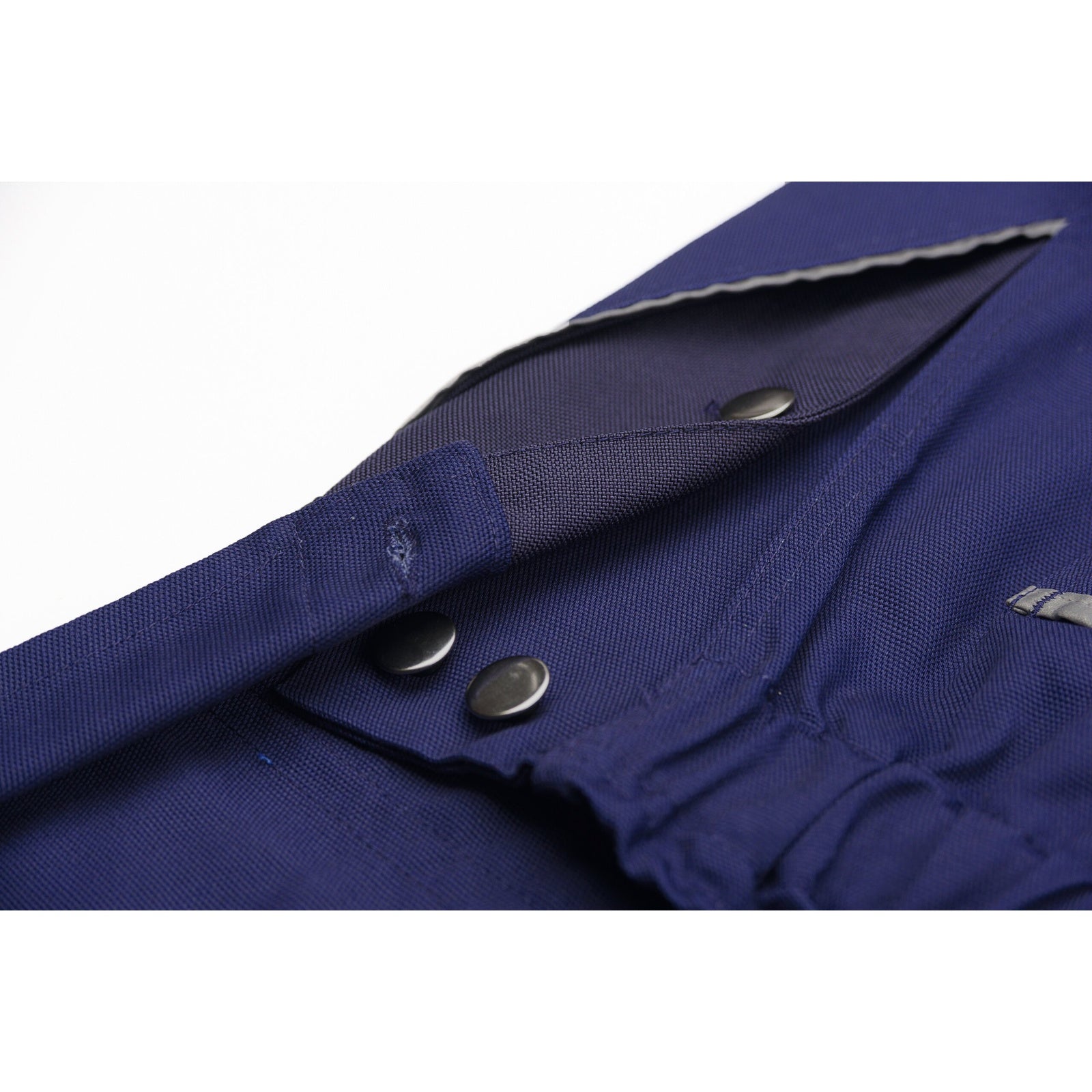 Planam Canvas 320 Dungarees brown/black - Comfortable through the full range of movement thanks to the options for adjusting the waistband