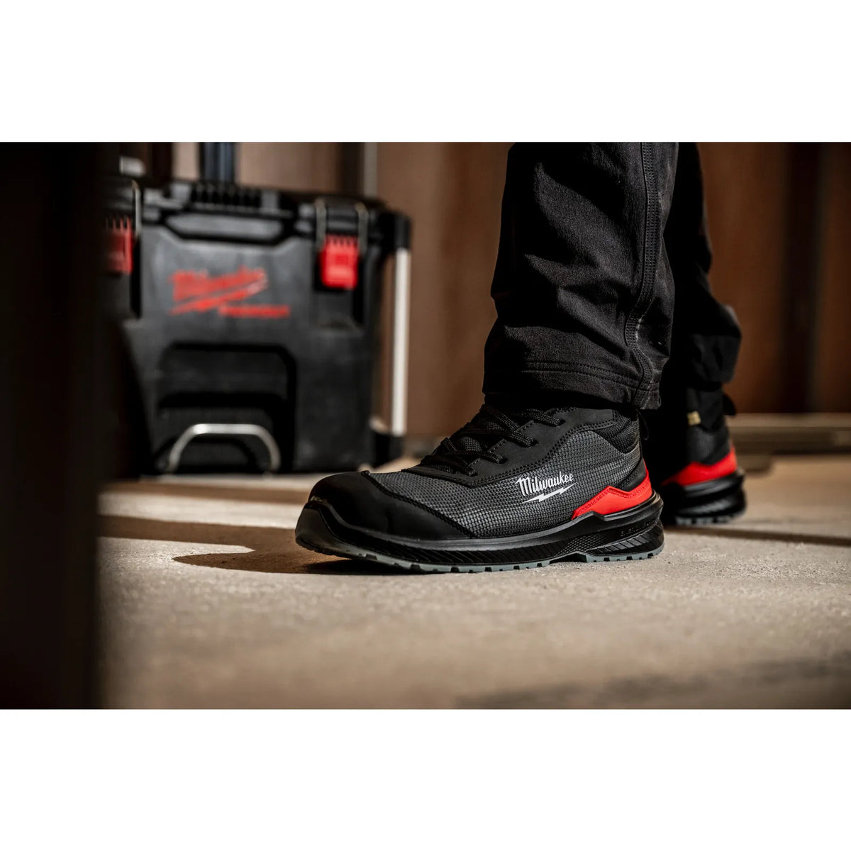 Milwaukee FLEXTRED™ S1PS Mid-Cut Safety Shoes ESD 1M110133 - Black