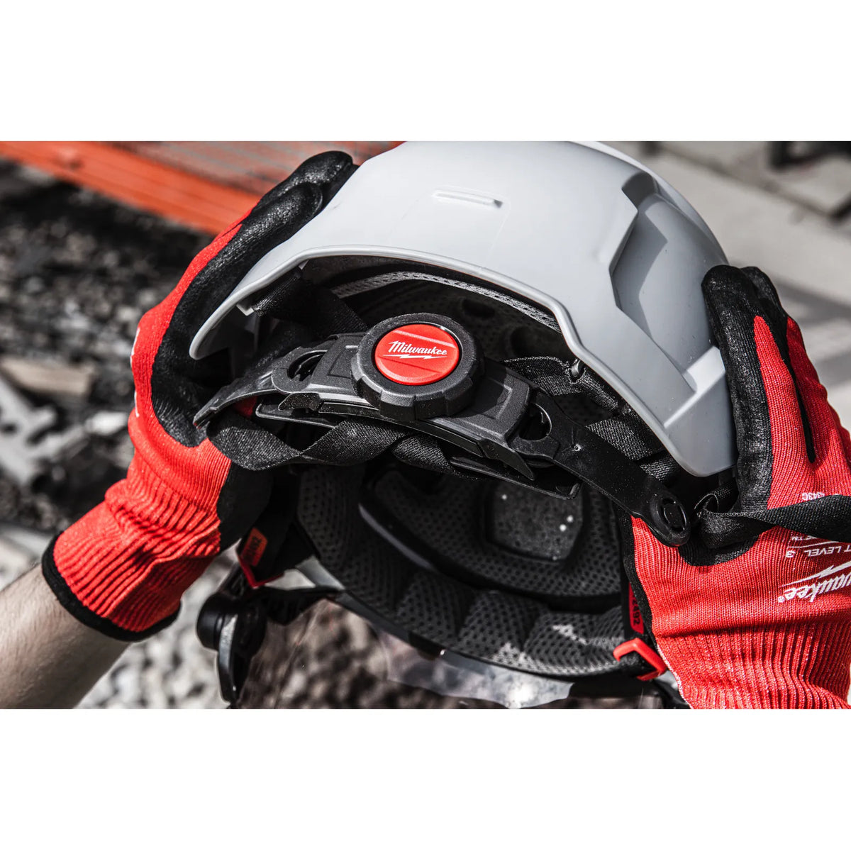 Milwaukee BOLT™ Universal Visor - Tinted