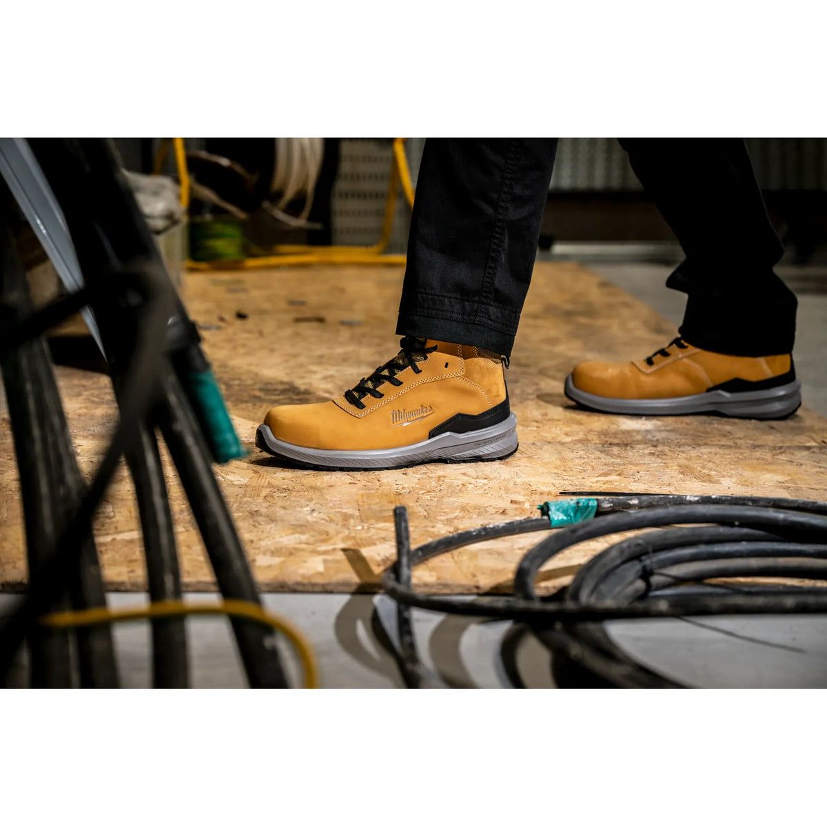 Milwaukee FLEXTRED™ Mid-Cut Safety Shoes S3S ESD 1M171311 - Brown